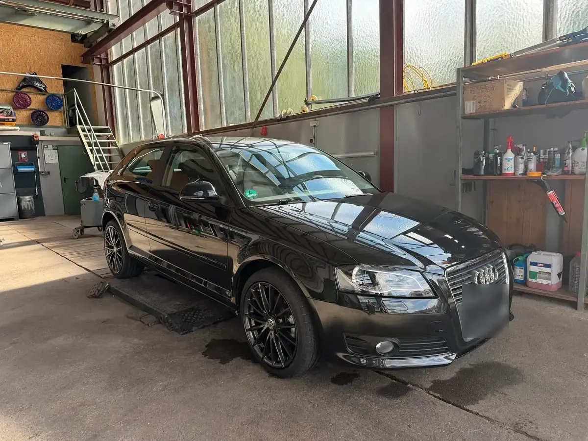 Gebraucht Audi A3 Attraction 160 PS (117 kW) 2009 Schwarz Kleinwagen