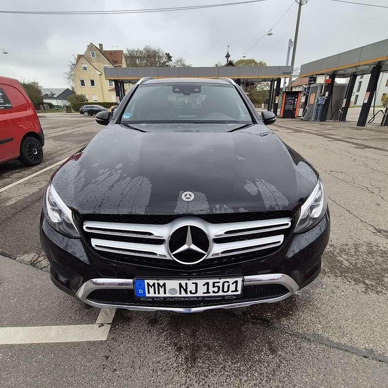 Gebraucht Mercedes 220 AMG 194 PS (142 kW) 2019 Schwarz