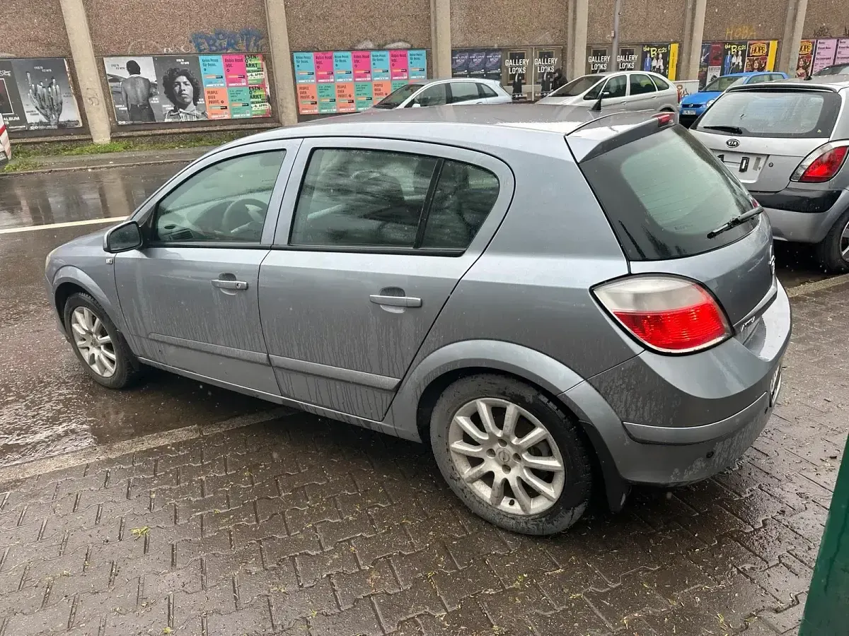 Gebraucht Opel Astra 100 PS (73 kW) 2007 Grau Kleinwagen