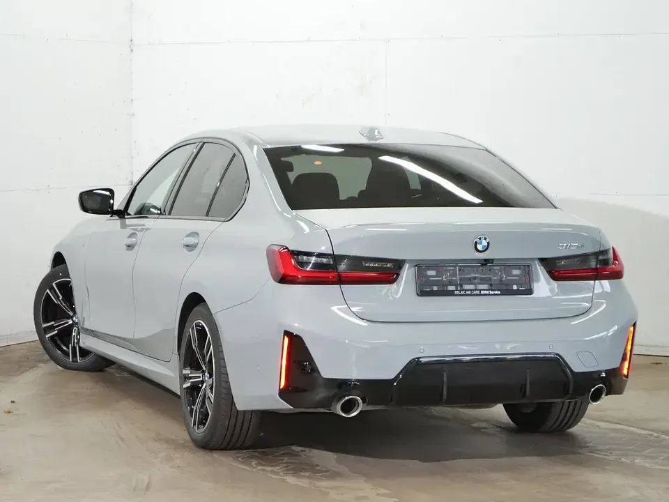 Gebraucht BMW 318 M Sport 150 PS (110 kW) 2025 M brooklyn grau Limousine