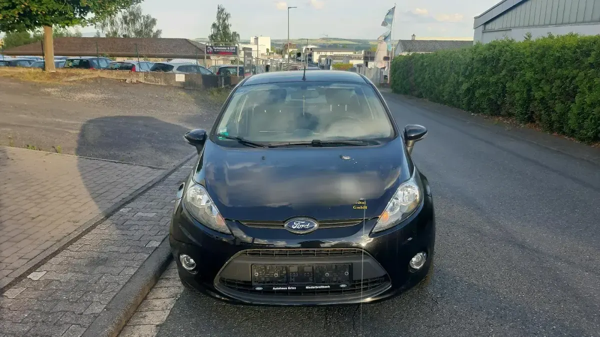 Gebraucht Ford Fiesta 82 PS (60 kW) 2012 Schwarz Kleinwagen