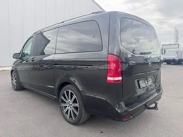 Gebraucht Mercedes V300 Sport 237 PS (174 kW) 2022 Grau Van / Kleinbus