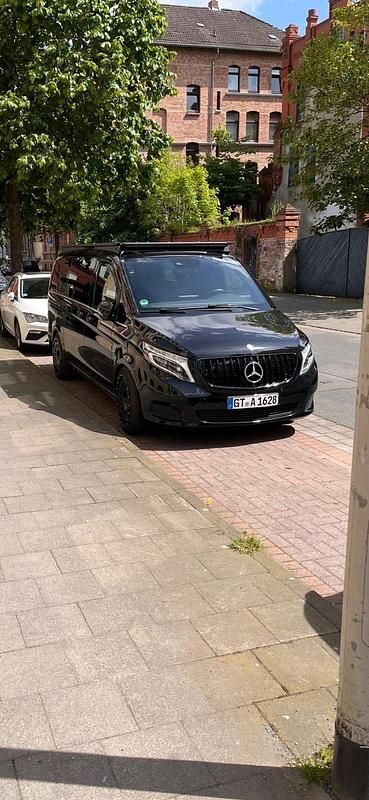 Gebraucht Mercedes V220 Avantgarde 163 PS (119 kW) 2015 Schwarz Van / Kleinbus