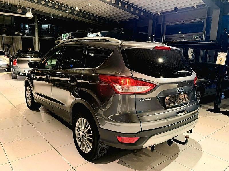 Gebraucht Ford Kuga Titanium 140 PS (102 kW) 2013 Grau SUV