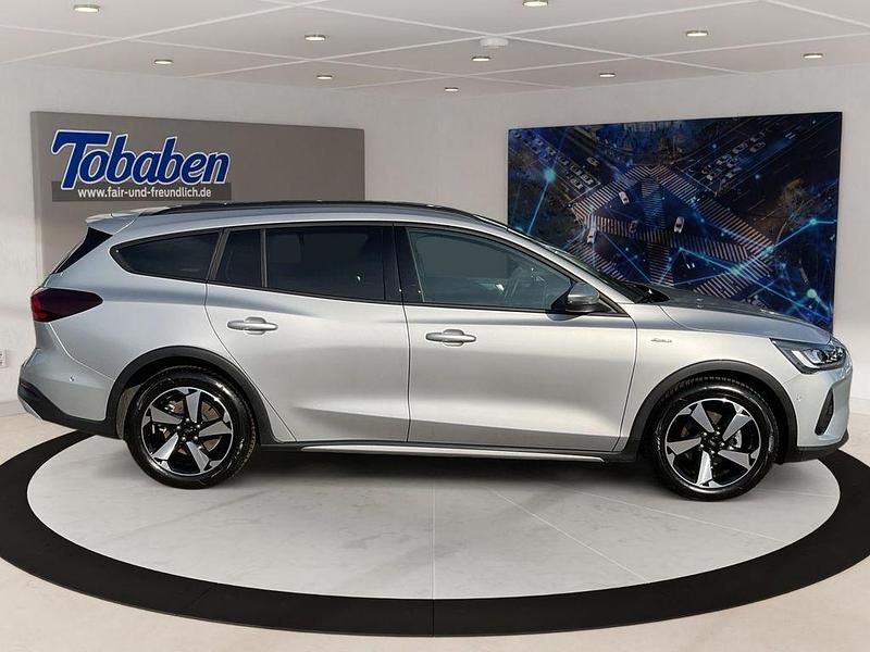 Gebraucht Ford Focus Active X 116 PS (85 kW) 2024 Silber Limousine