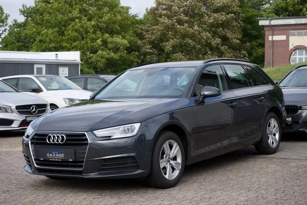 Gebraucht Audi A4 Ambiente 150 PS (110 kW) 2018 Grau Kombi