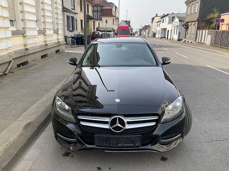 Gebraucht Mercedes C180 156 PS (114 kW) 2015 Schwarz Limousine