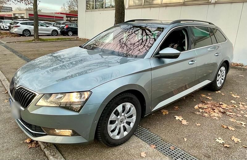 Gebraucht Skoda Superb 190 PS (139 kW) 2017 Silber Kombi