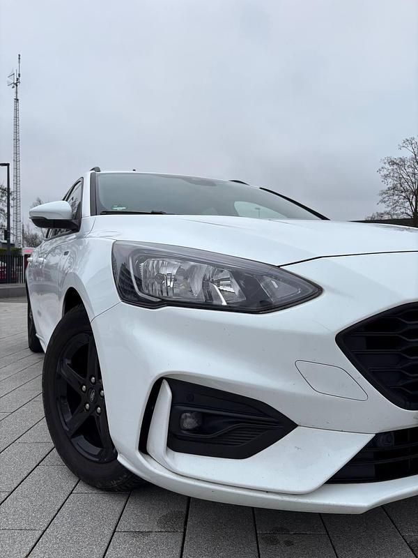 Gebraucht Ford Focus 125 PS (91 kW) 2019 Weiß Kombi