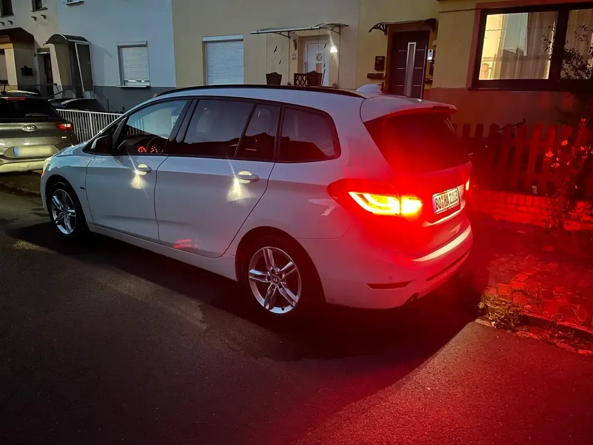 Gebraucht BMW 218 Gran Tourer 150 PS (110 kW) 2016 Weiß Van / Kleinbus