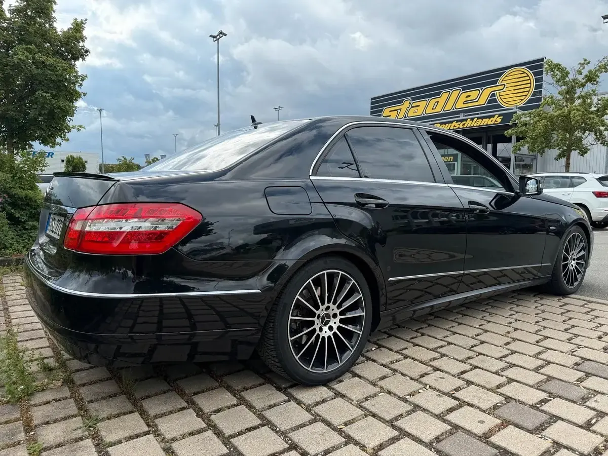 Usata Mercedes E250 Avantgarde 204 CV (150 kW) 2009 Nero Berlina