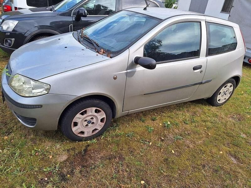 Silber Gebraucht 2004 Fiat Punto Kleinwagen | 200 € (Superpreis) - Bild 1/4