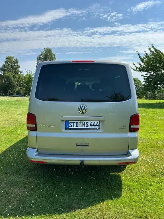 Gebraucht VW Multivan Highline 179 PS (131 kW) 2013 Silber Van / Kleinbus