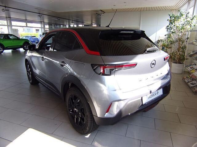 Gebraucht Opel Mokka-e 100 kW (136 PS) 2023 Grau (kontrast grau metallic) SUV