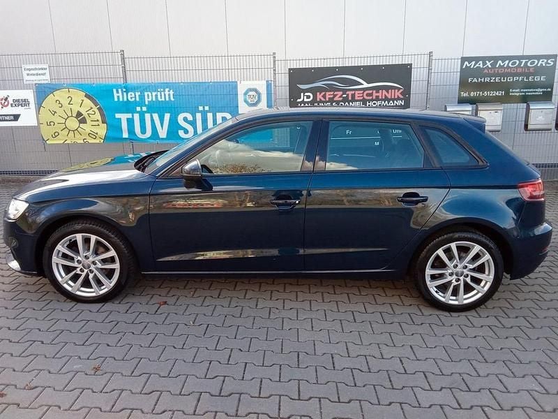 Second-hand Audi A3 150 CP (110 kW) 2018 Albastru Berlinǎ