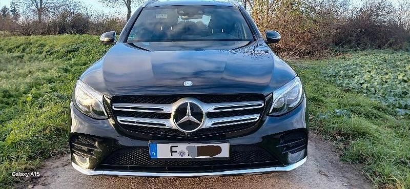 Schwarz Gebraucht 2017 Mercedes GLC220 SUV | 28.890 € (Teuer) - Bild 1/4
