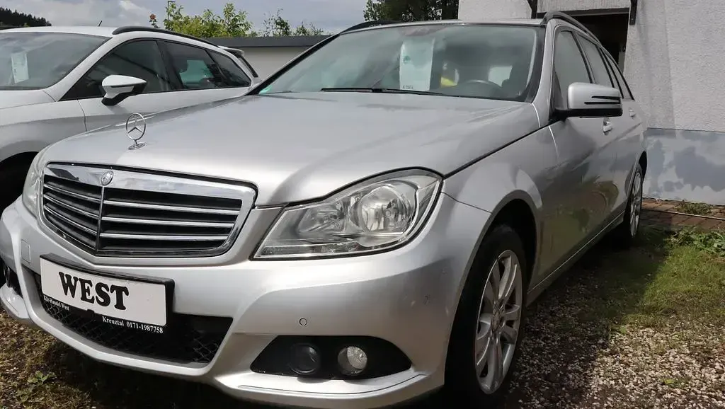 Gebraucht Mercedes C180 120 PS (88 kW) 2013 Silber Limousine