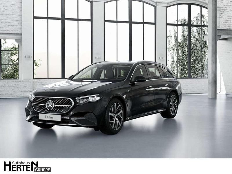 lack obsidianschwarz Gebraucht 2025 Mercedes E300 Avantgarde Kombi | 51.900 € (Etwas zu teuer) - Bild 1/3