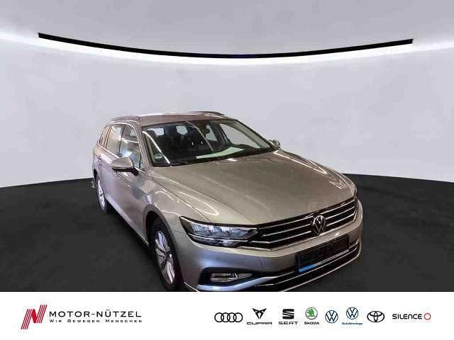 Pyritsilber metallic Gebraucht 2023 VW Passat Business Kombi | 26.930 € (Fairer Preis) - Bild 1/4