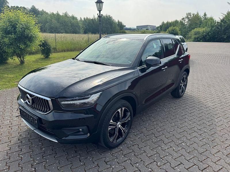 Schwarz Gebraucht 2019 Volvo XC40 SUV | 29.300 € (Etwas zu teuer) - Bild 1/4