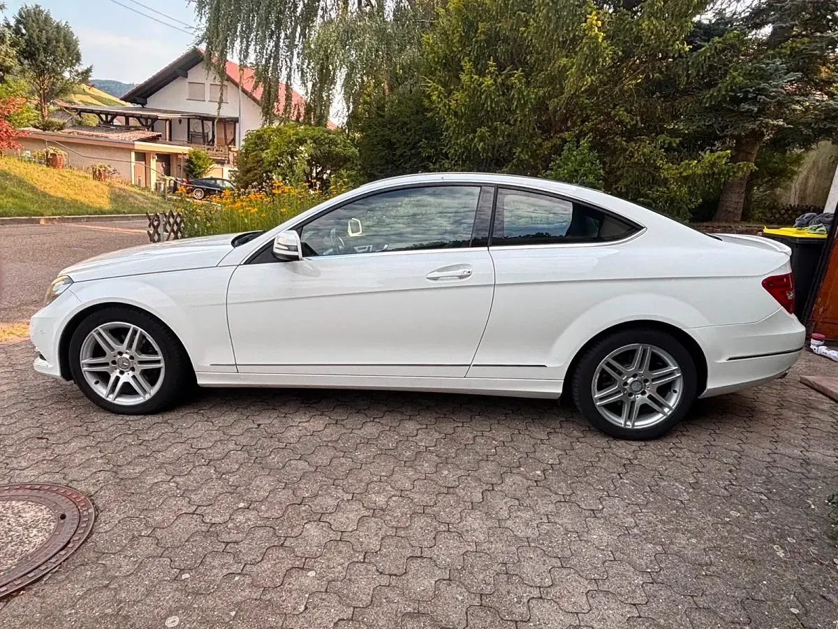 Gebraucht Mercedes C220 170 PS (125 kW) 2013 Weiß Coupé