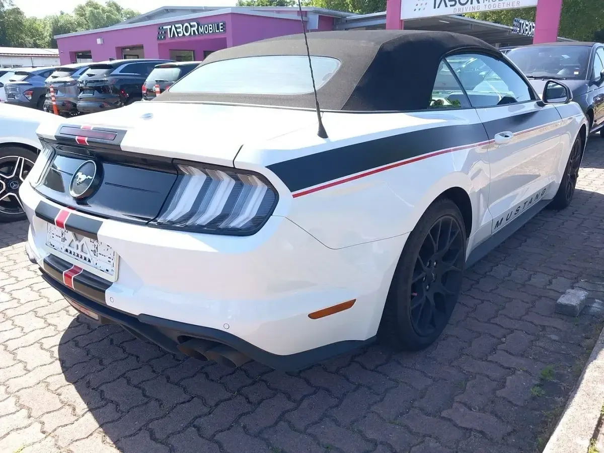 Gebraucht Ford Mustang Convertible 290 PS (213 kW) 2019 Weiß Cabrio
