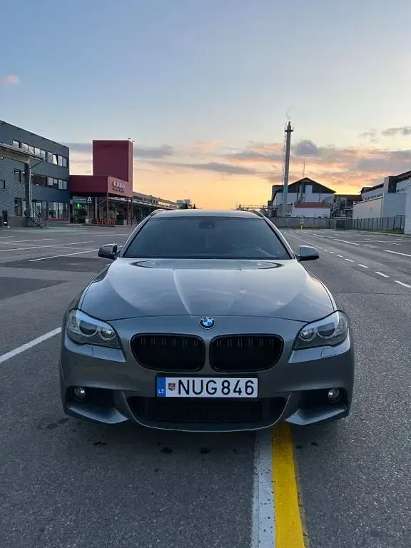 Gebraucht BMW 535 M Sport 313 PS (230 kW) 2012 Grau Kombi