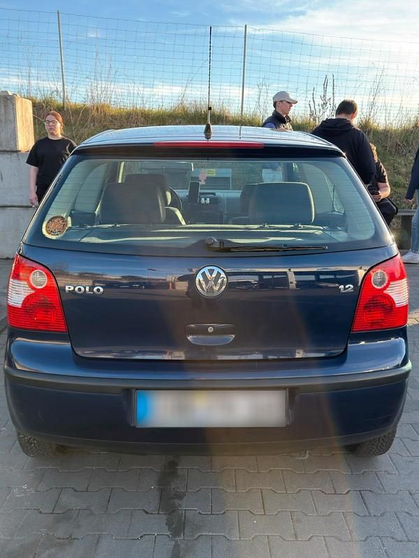 Gebraucht VW Polo 64 PS (47 kW) 2004 Blau Kleinwagen