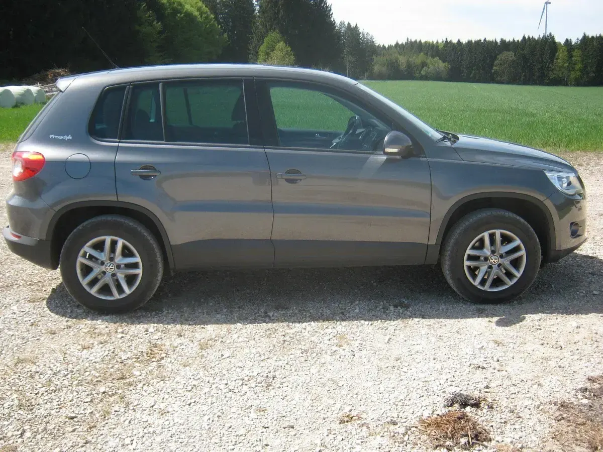 Używany VW Tiguan 140 KM (102 kW) 2011 Szary SUV