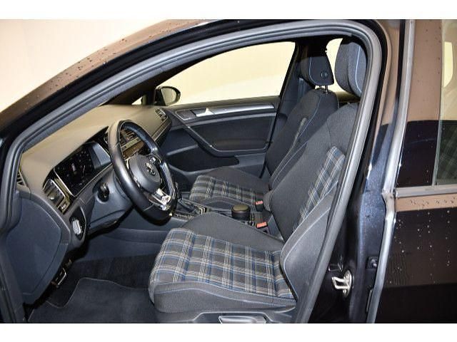 Gebraucht VW Golf VIII GTE 150 PS (110 kW) 2020 Deep black perleffekt (metallic) Limousine