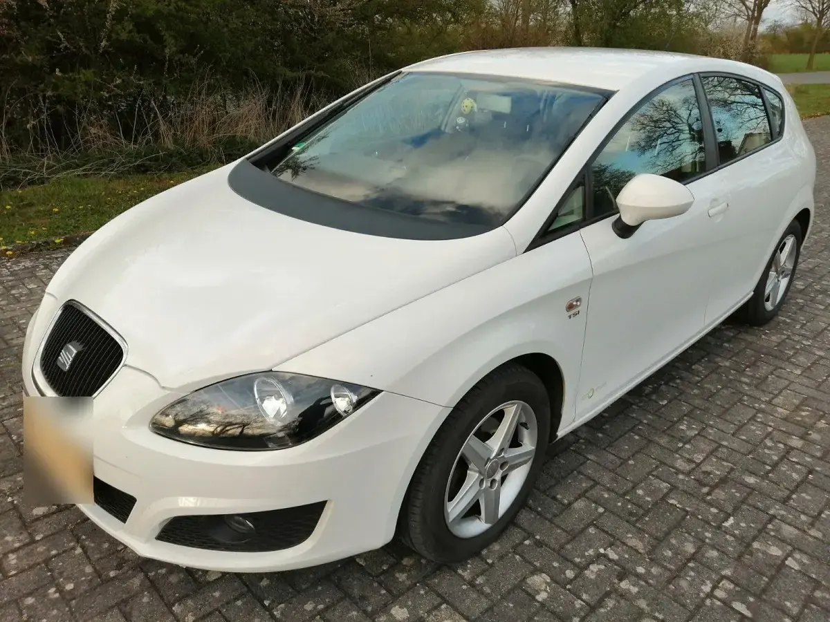 Usado Seat Leon Copa 105 HP (77 kW) 2012 Branco Sedan
