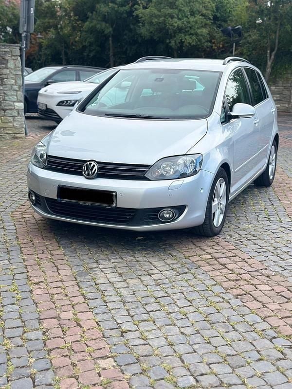 Silber Gebraucht 2010 VW Golf Plus Cross Van / Kleinbus | 4.999 € (Teuer) - Bild 1/4
