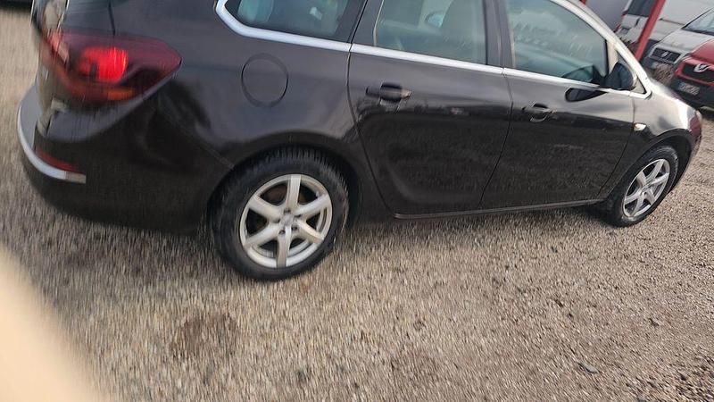 Gebraucht Opel Astra Exklusiv 140 PS (102 kW) 2015 Braun Kombi