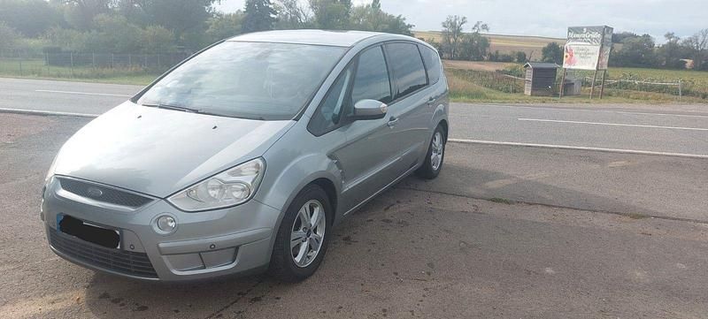 Grau Gebraucht 2007 Ford S-MAX Titanium Van / Kleinbus | 1.500 € (Superpreis) - Bild 1/4