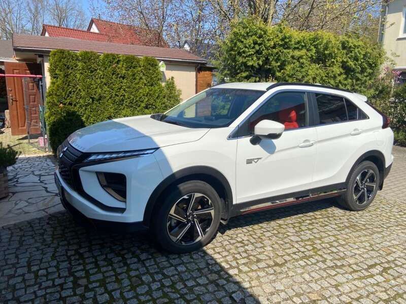 Weiß Gebraucht 2022 Mitsubishi Eclipse Cross Basis SUV | 21.000 € (Superpreis) - Bild 1/4