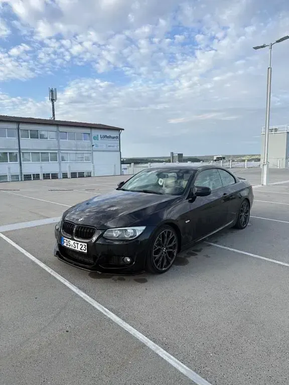 Gebraucht BMW 330 Cabriolet M Sport 245 PS (180 kW) 2013 Schwarz Cabrio