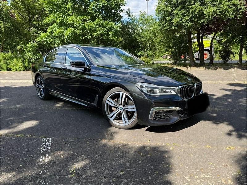 Schwarz Gebraucht 2018 BMW 730 M Sport Limousine | 29.900 € (Guter Preis) - Bild 1/4