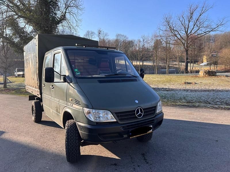 Grün Gebraucht 2004 Mercedes Sprinter Van | 19.990 € - Bild 1/4