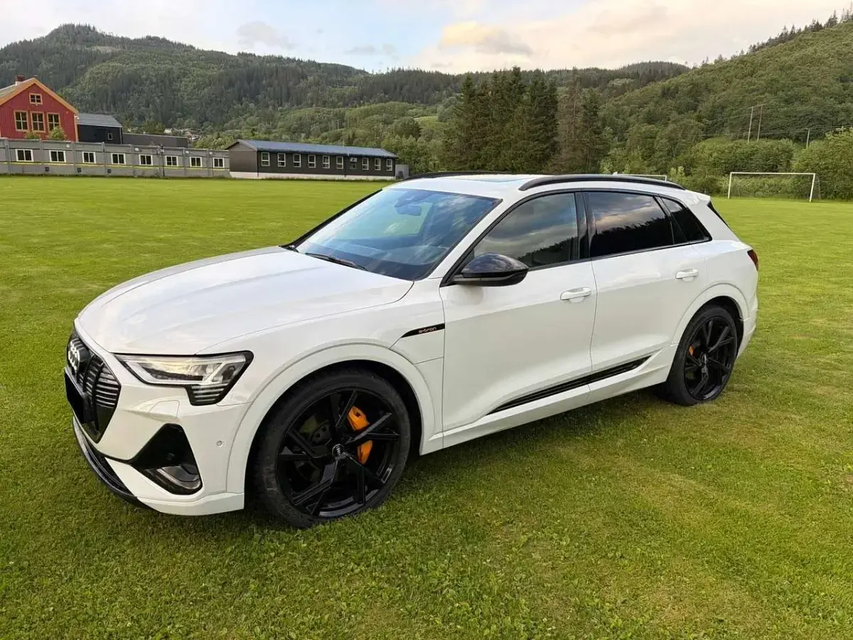 Gebraucht Audi e-tron S-Line 300 kW (408 PS) 2021 Weiß SUV