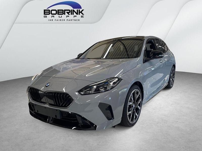 Grau Neu 2025 BMW 120 M Sport Kleinwagen | 44.600 € - Bild 1/4