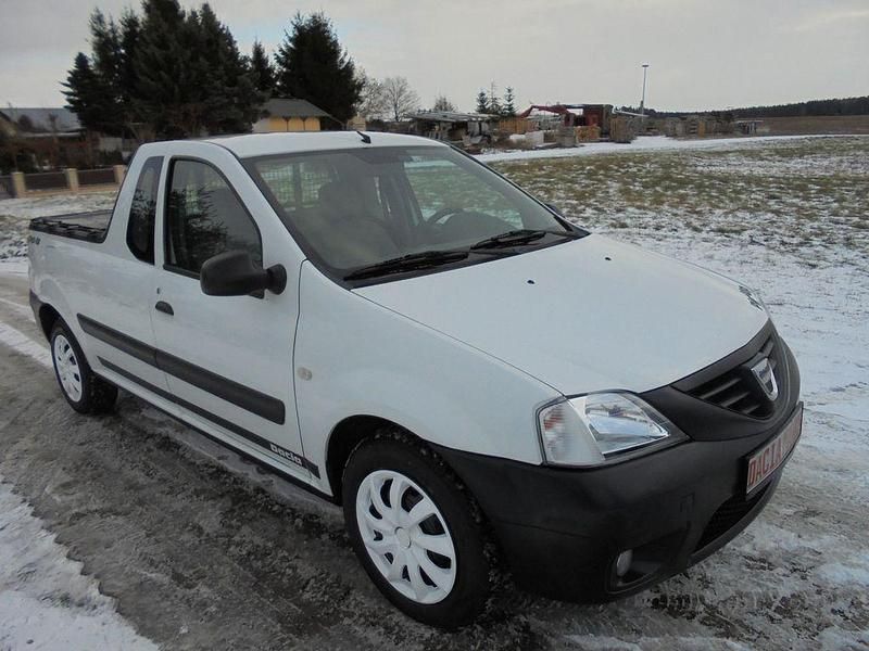 Gebraucht Dacia Logan Pick-Up 88 PS (64 kW) 2012 Weiß Pickup