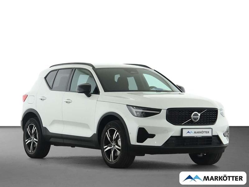 Neu Volvo XC40 Plus 163 PS (119 kW) 2026 Weiss SUV