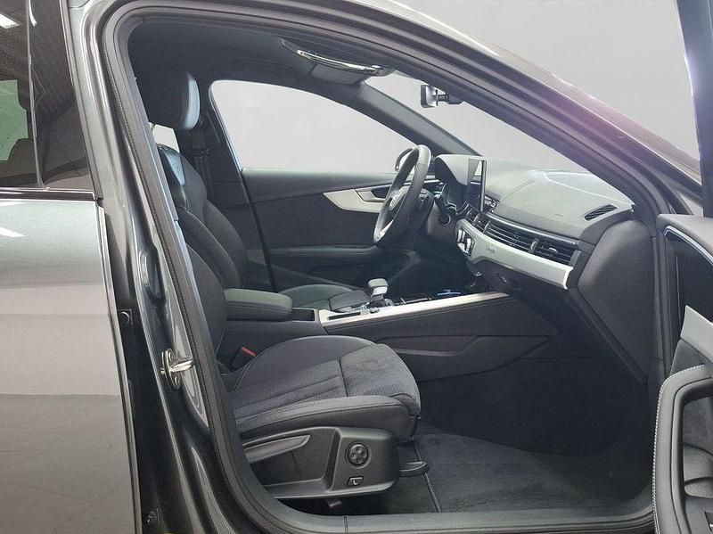 Gebraucht Audi A4 S-Line 204 PS (150 kW) 2025 Grau Kombi