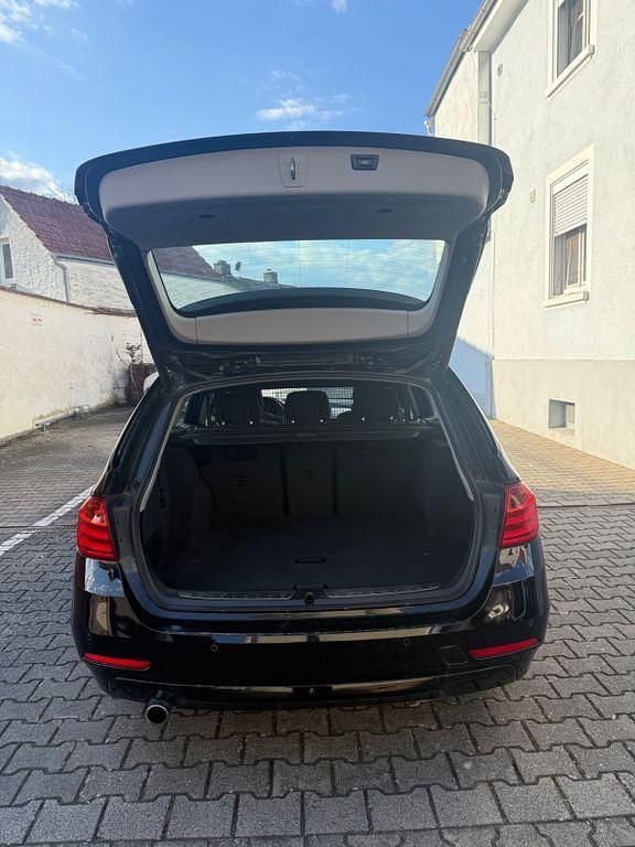 Gebraucht BMW 318 143 PS (105 kW) 2014 Schwarz Kombi