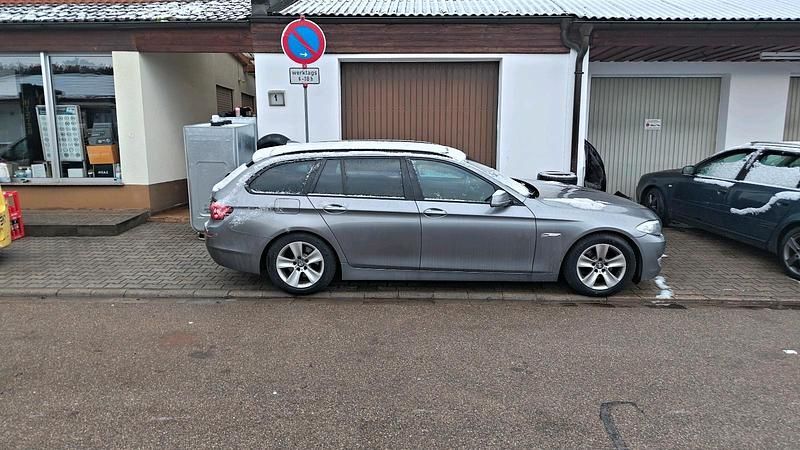 Gebraucht BMW 520 184 PS (135 kW) 2012 Grau Kombi