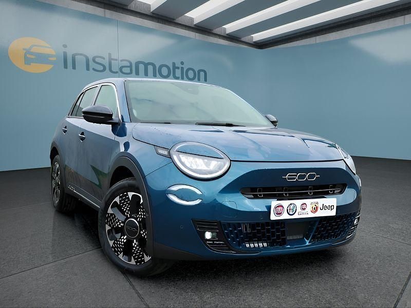Grün Neu 2025 Fiat 600 Kleinwagen | 27.749 € - Bild 1/4