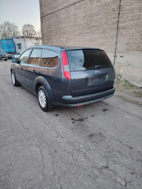 Gebraucht Ford Focus 101 PS (74 kW) 2005 Grau Kombi