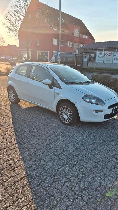 Gebraucht Fiat Punto 60 PS (44 kW) 2012 Weiß Kleinwagen