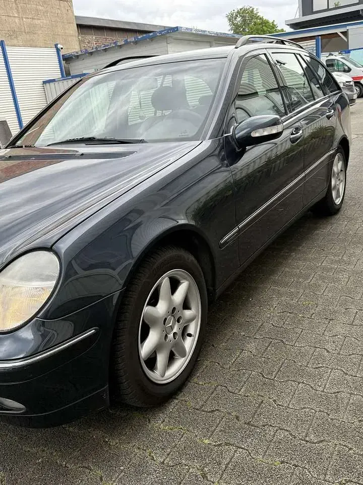 Usata Mercedes C180 Elegance 129 CV (94 kW) 2002 Nero Station wagon