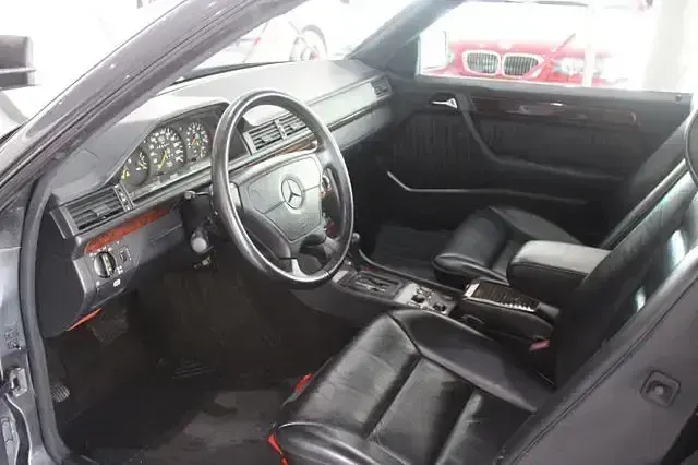 Gebraucht Mercedes E220 Classic 150 PS (110 kW) 1996 Andere Cabrio